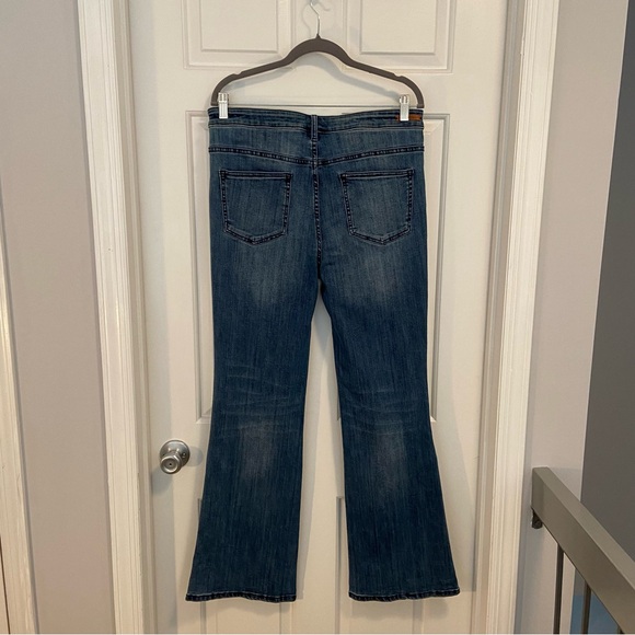 Anthropologie Pilcro High Rise Bootcut Jeans in Light Wash - Picture 5 of 8